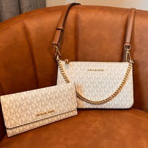 ❌SOLD❌ New Michael Kors Crossbody and Wallet Set